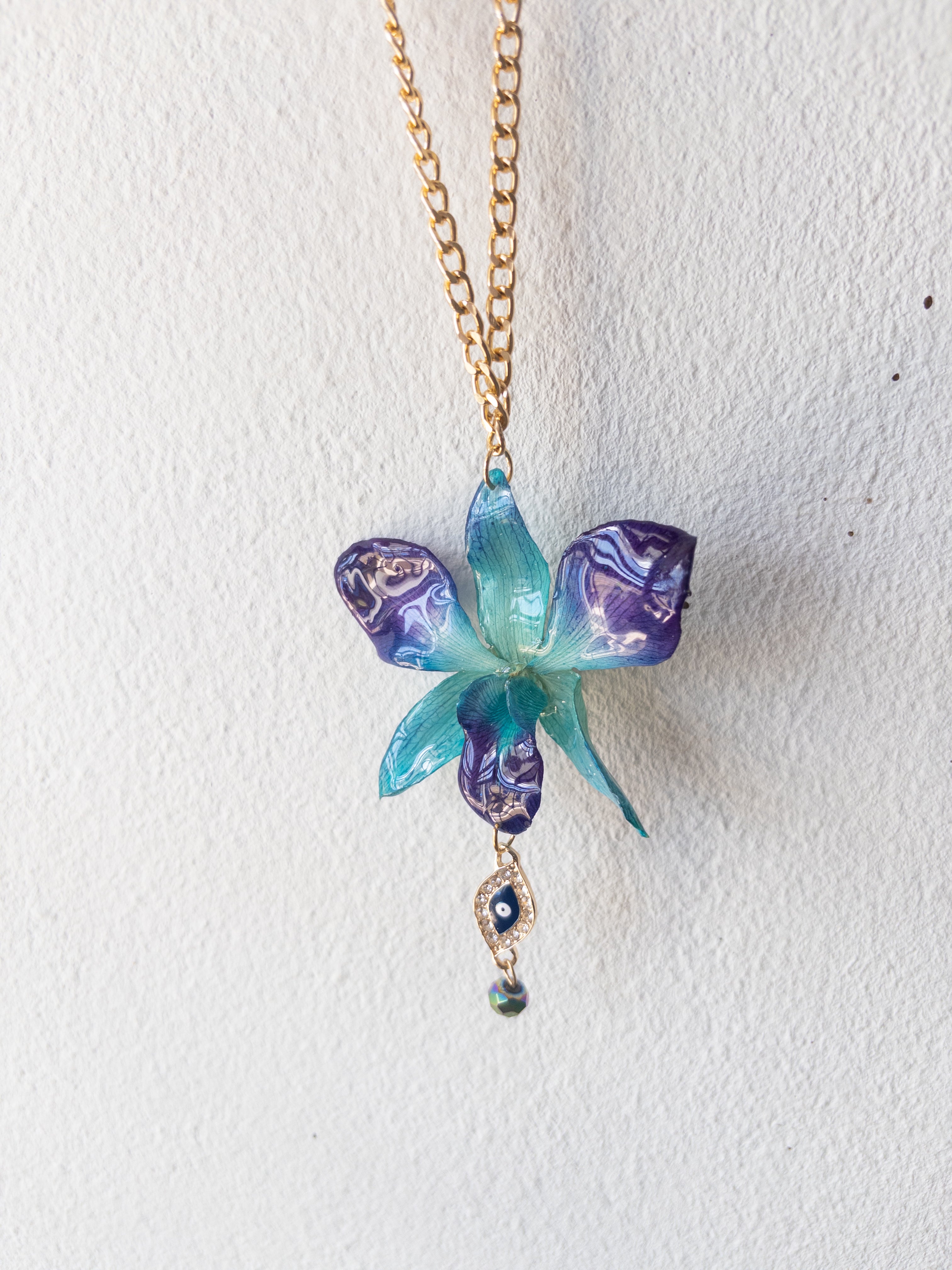 Cadena Dorada Ojo Azul Orquidea