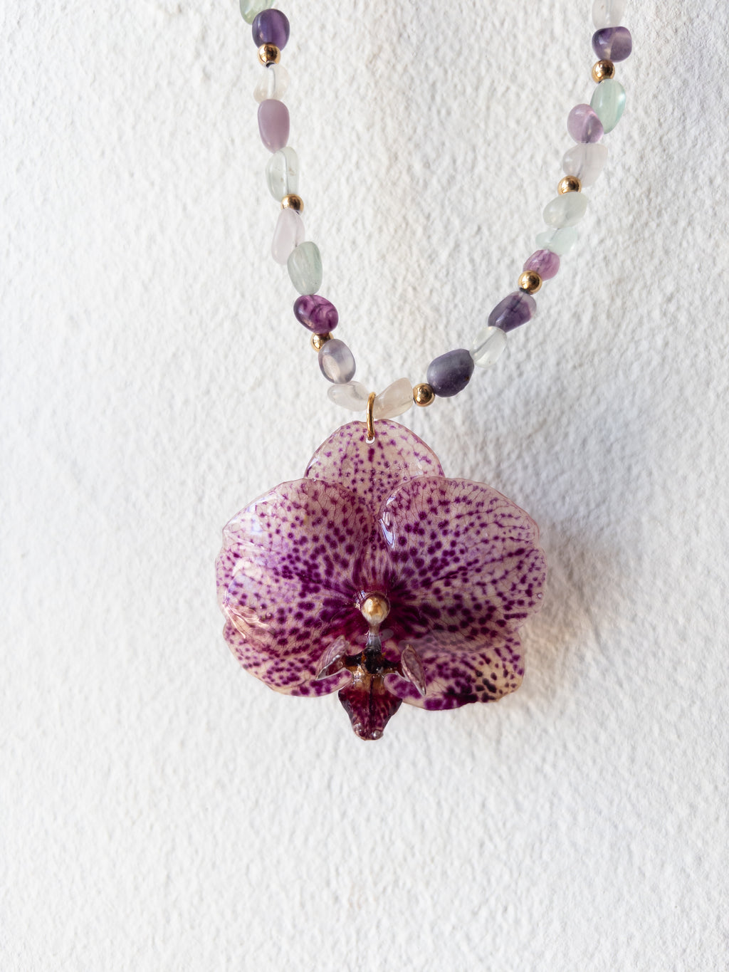 Orquídea Violeta Necklace