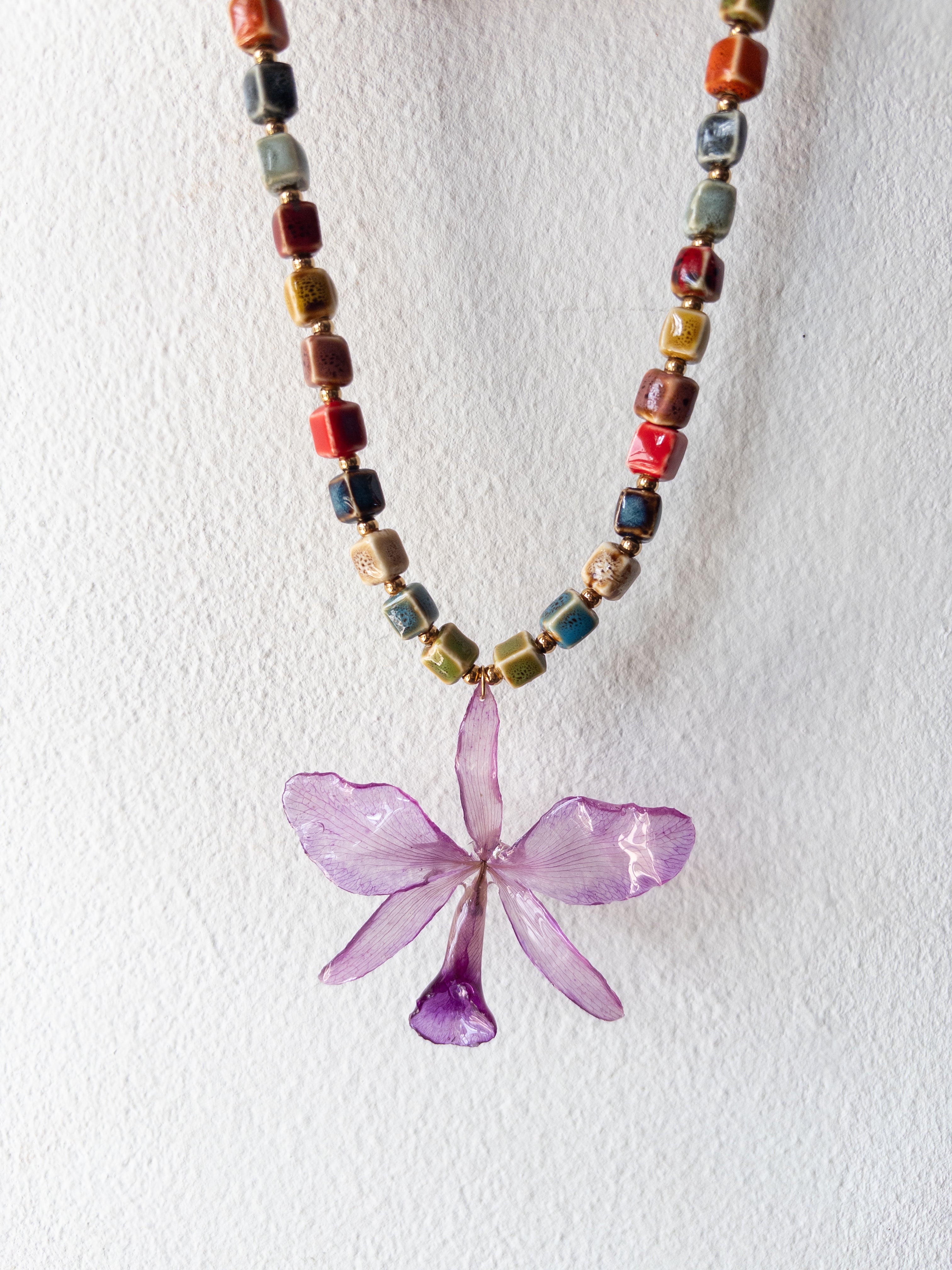 Orquídea Violeta Collar